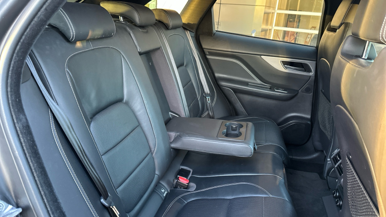 Jaguar F-Pace 2.0d [180] Chequered Flag 5dr Auto AWD Diesel Estate